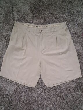 Joe Marlin "Unwind" Pleated Khaki Shorts - 42